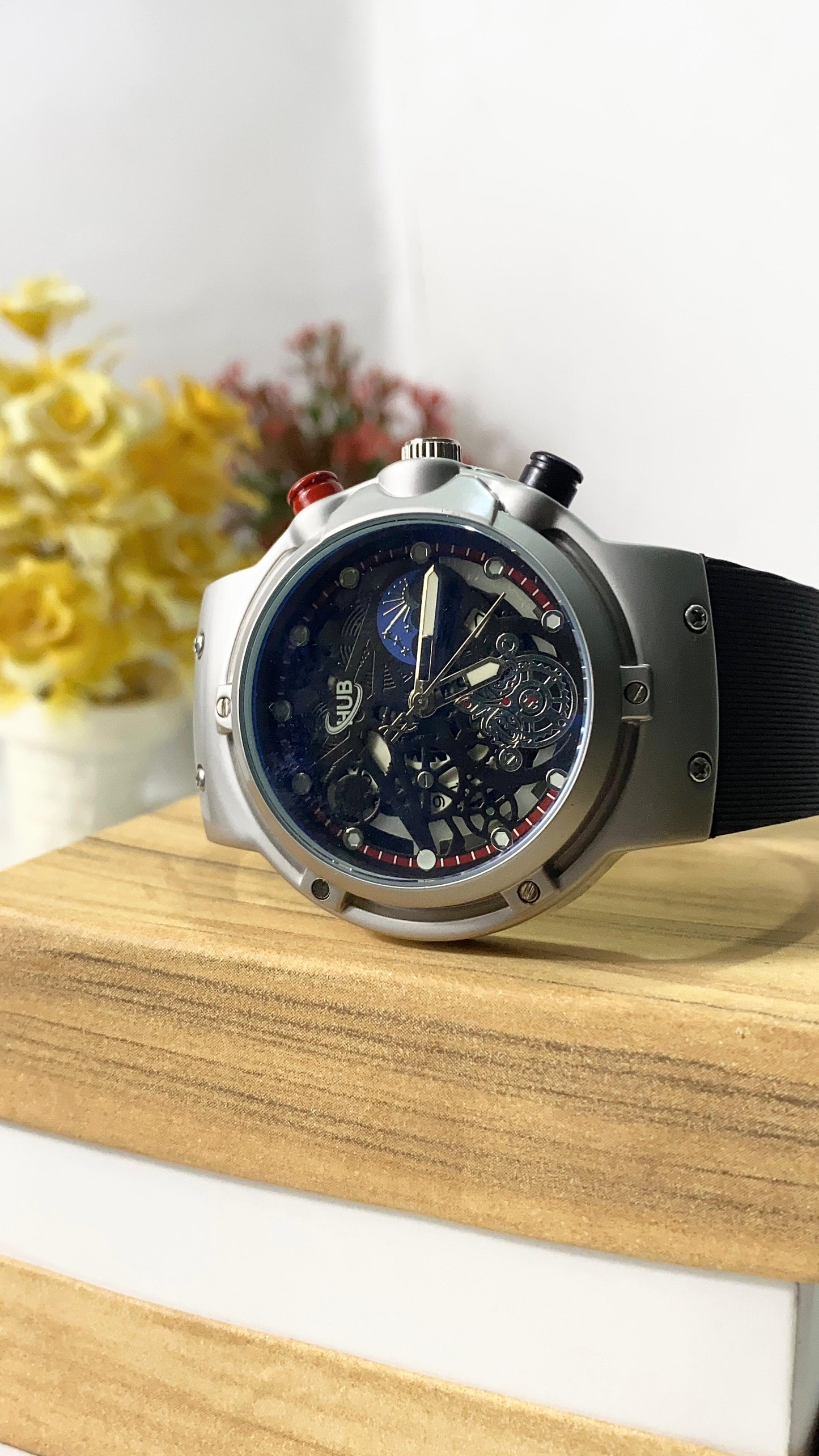 🚀 Luxury Meets Affordability – Hublot Watches at 40% OFF!